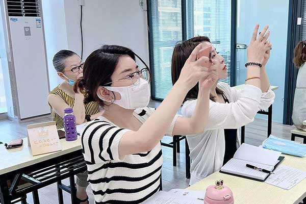 上海轻医美培训学校，学习又让自己有新的开始！