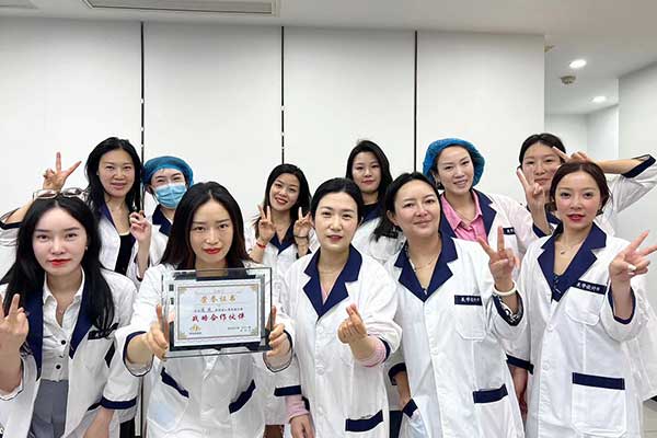 在上海医美整形培训中心学过，一直都得到认可。